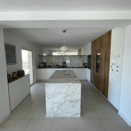 Modern Design & Pool Villa *
