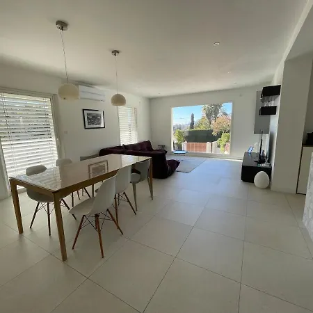 Modern Design & Pool *